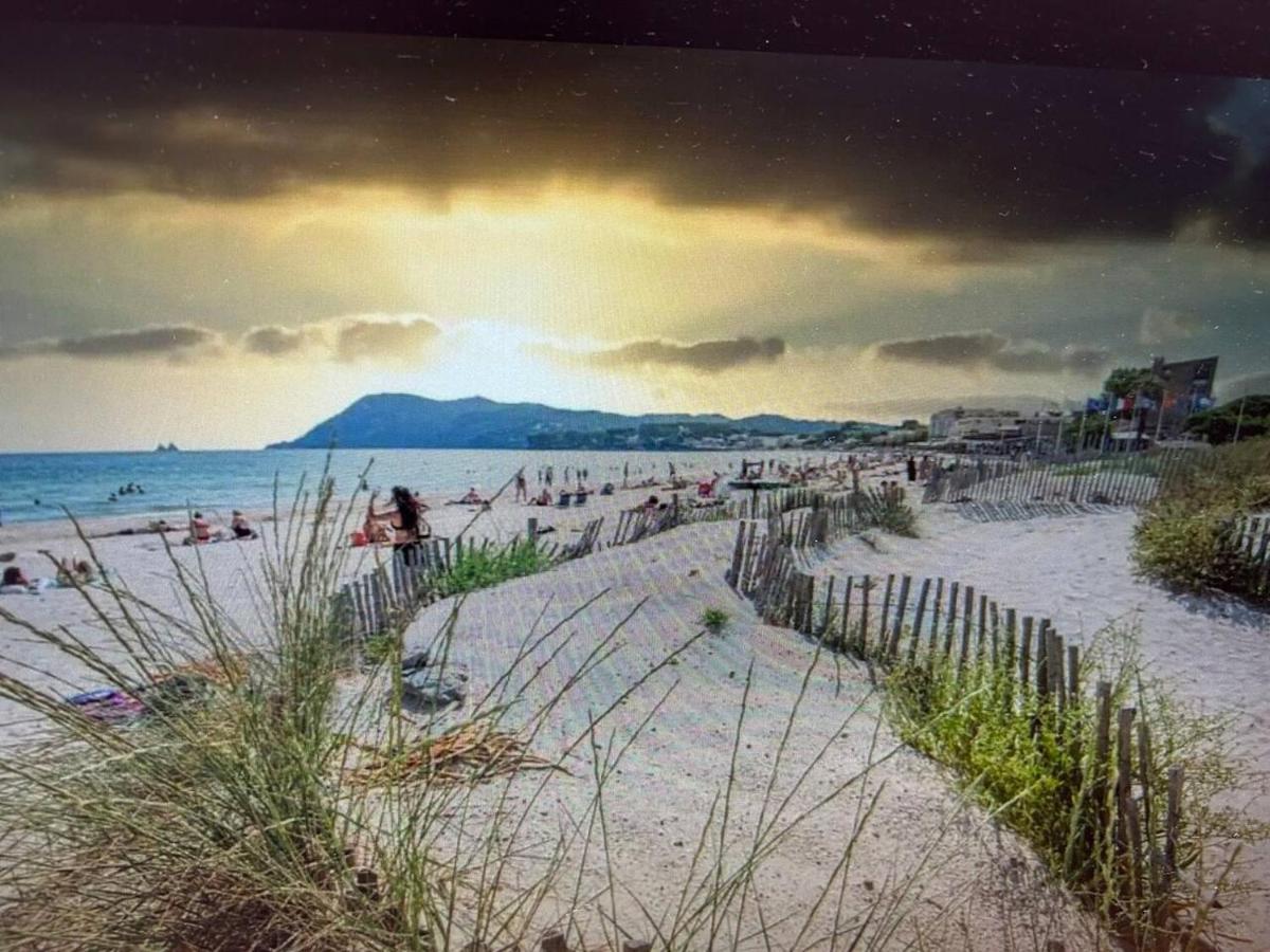 Pin Rollan Beach Saint-Mandrier-sur-Mer Exterior foto