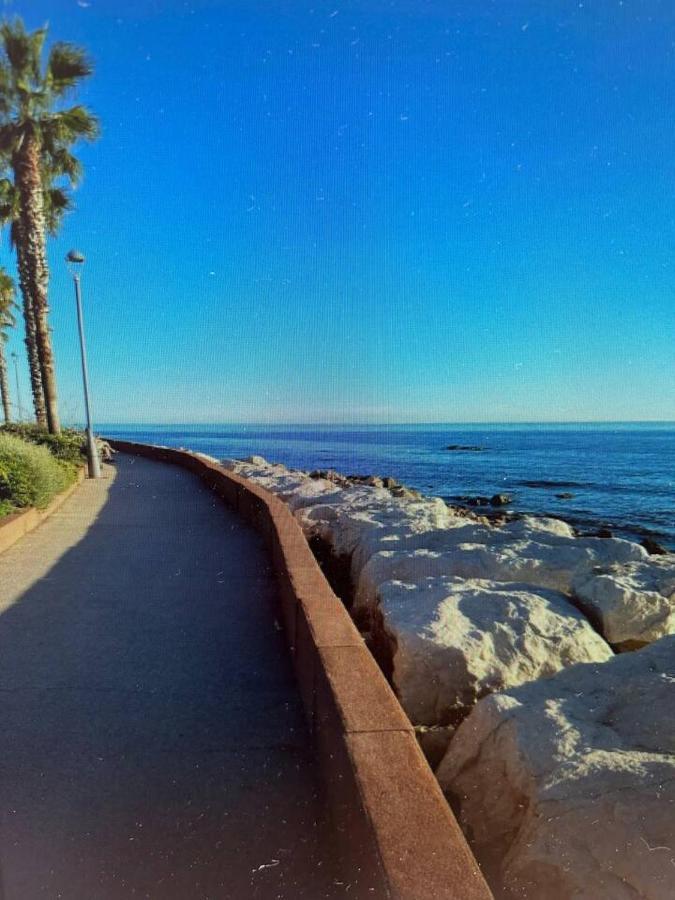Pin Rollan Beach Saint-Mandrier-sur-Mer Exterior foto